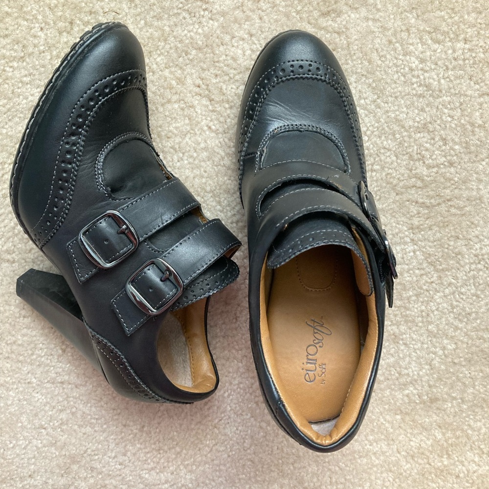 Black heel bootie size 9